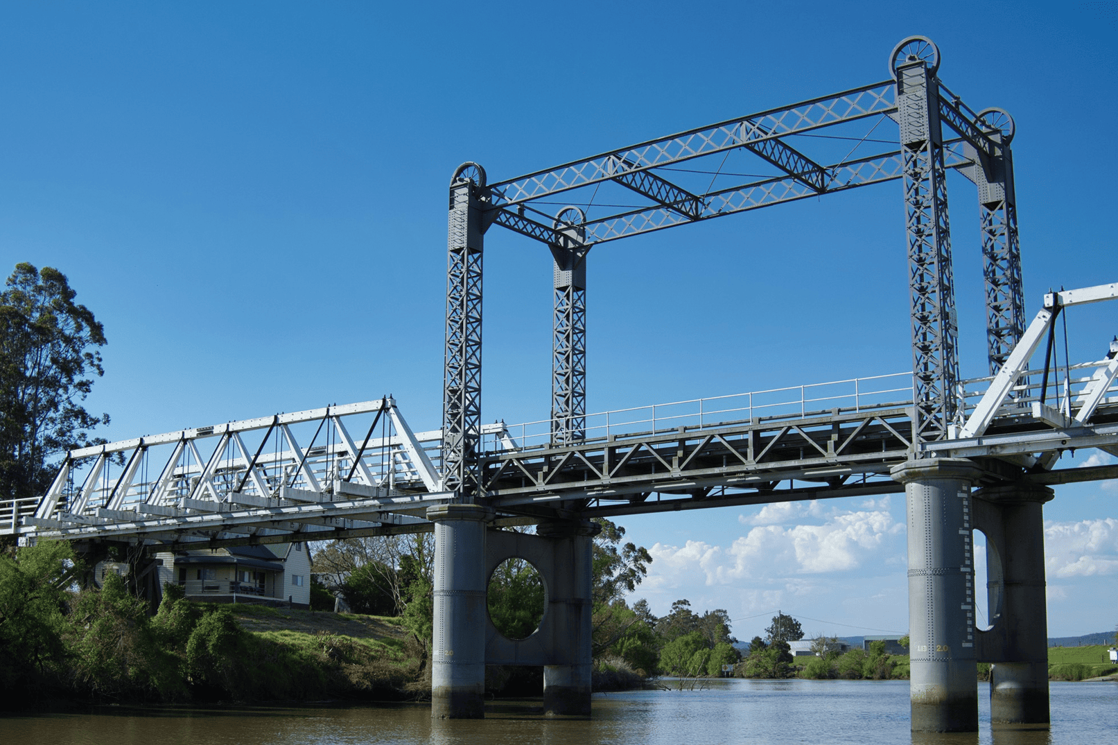 Lee más sobre el artículo El Rol del Hierro en la Construcción de Puentes Modernos