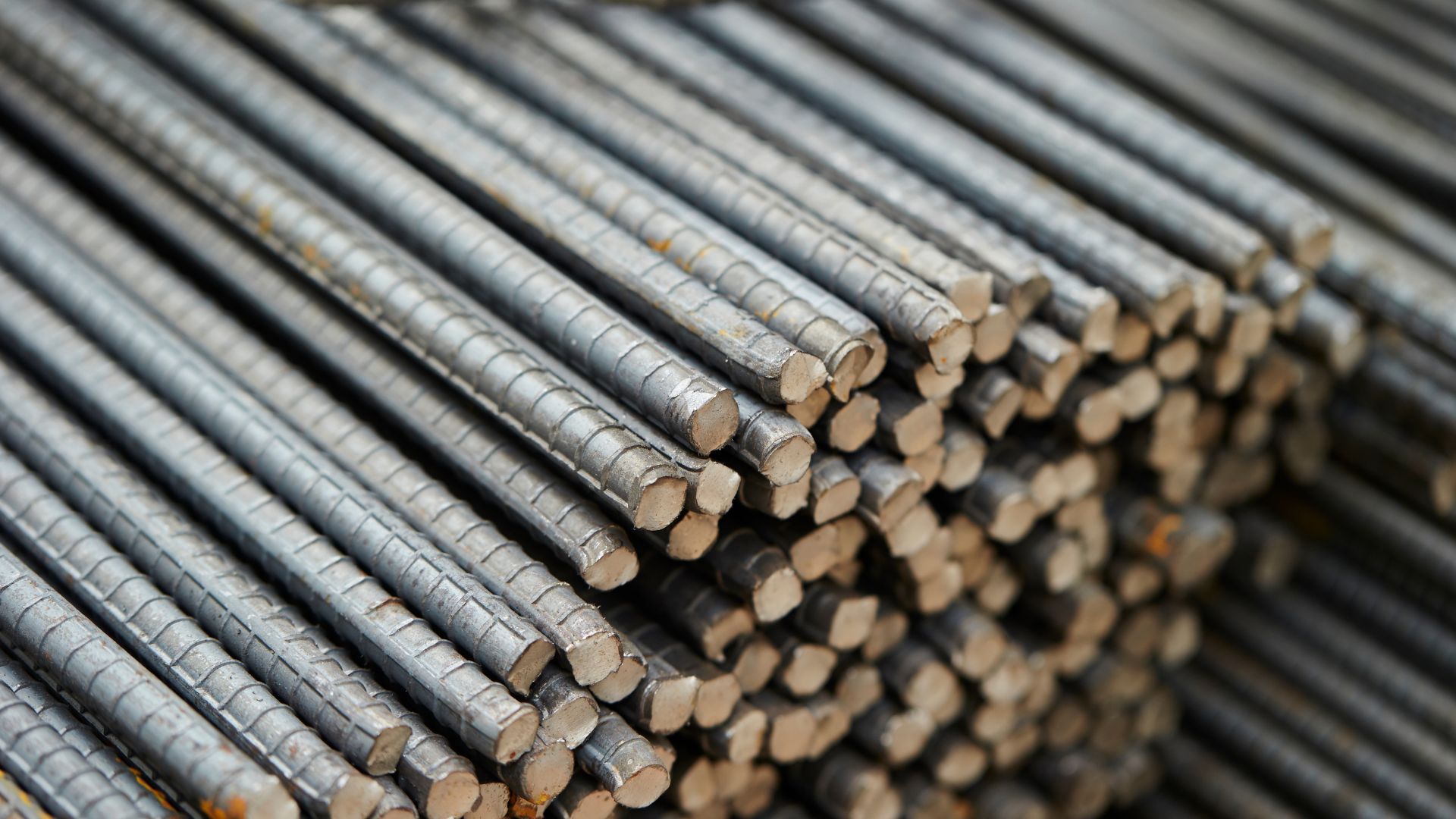 En este momento estás viendo Diferencia entre hierro y acero: usos reales en la construcción